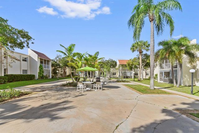 1428 SE 4th Avenue 215, Deerfield Beach, FL 33441