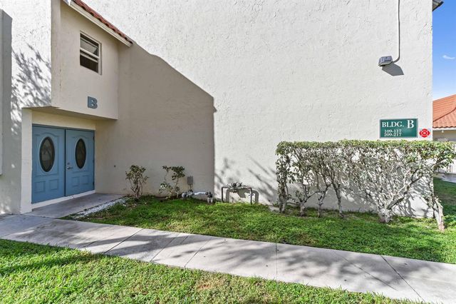 1428 SE 4th Avenue 215, Deerfield Beach, FL 33441
