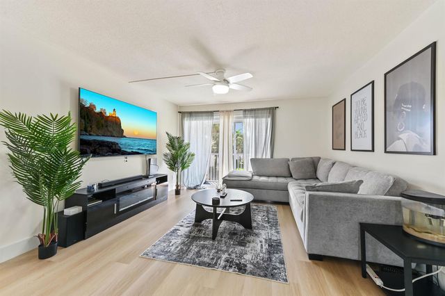 1428 SE 4th Avenue 215, Deerfield Beach, FL 33441