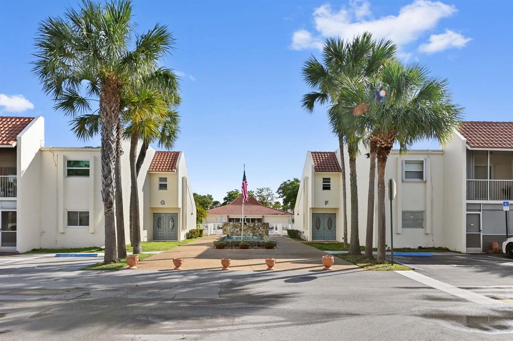 1428 SE 4th Avenue 215, Deerfield Beach, FL 33441