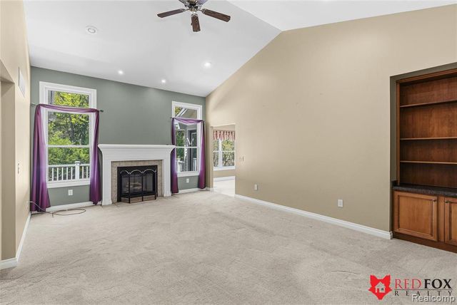 1199 Creek View Court, Burton, MI 48509