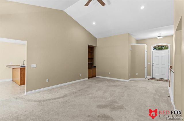 1199 Creek View Court, Burton, MI 48509