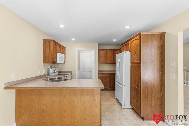 1199 Creek View Court, Burton, MI 48509