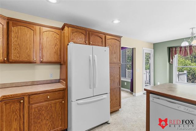 1199 Creek View Court, Burton, MI 48509