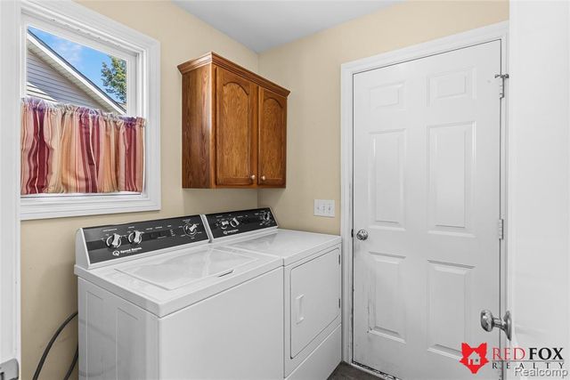 1199 Creek View Court, Burton, MI 48509