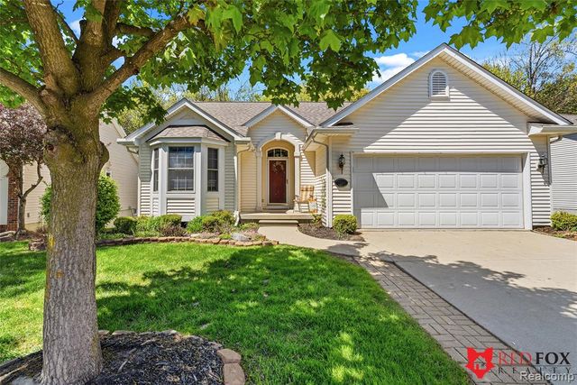 1199 Creek View Court, Burton, MI 48509