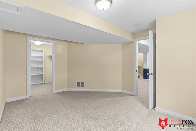 1199 Creek View Court, Burton, MI 48509