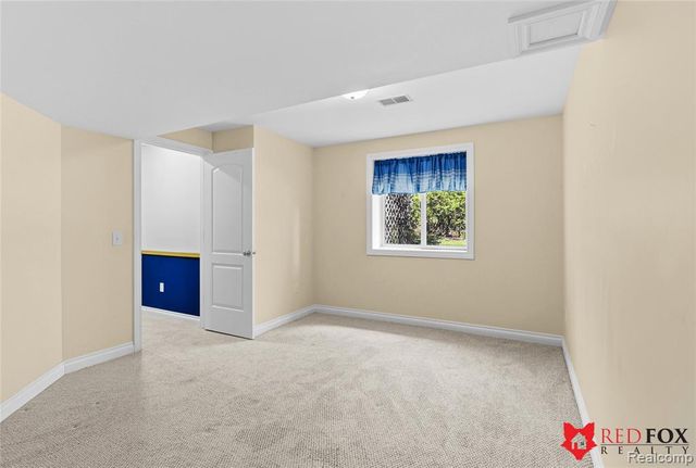 1199 Creek View Court, Burton, MI 48509