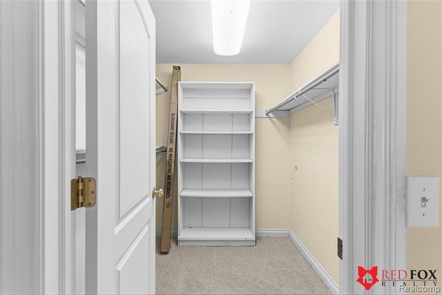 1199 Creek View Court, Burton, MI 48509