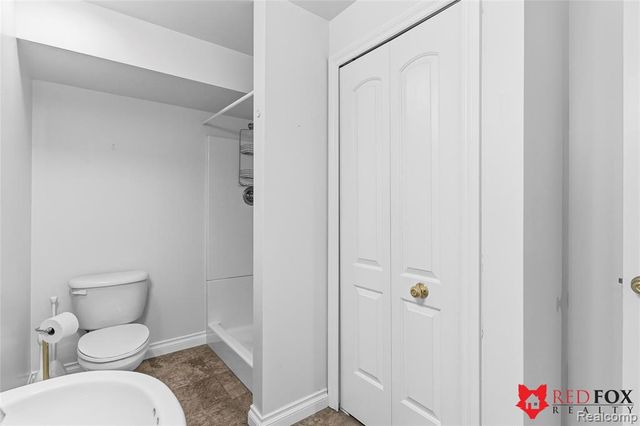 1199 Creek View Court, Burton, MI 48509