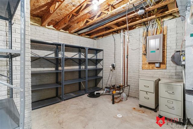 1199 Creek View Court, Burton, MI 48509