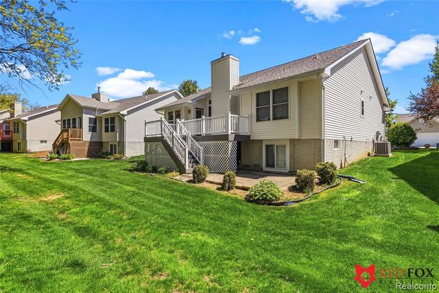 1199 Creek View Court, Burton, MI 48509