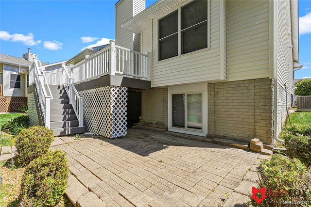 1199 Creek View Court, Burton, MI 48509