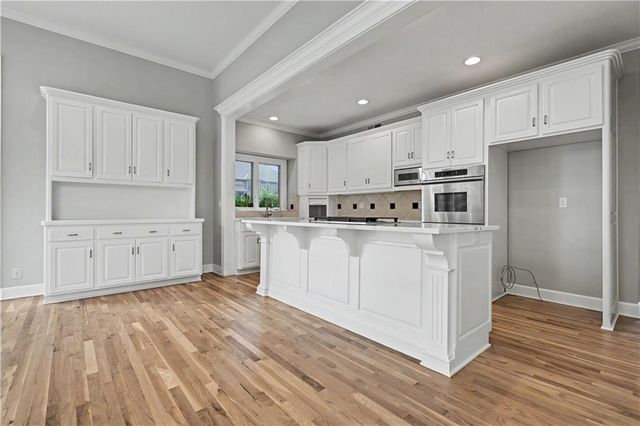 5802 W 140th Terrace, Overland Park, KS 66223
