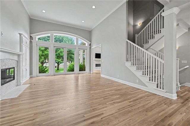 5802 W 140th Terrace, Overland Park, KS 66223