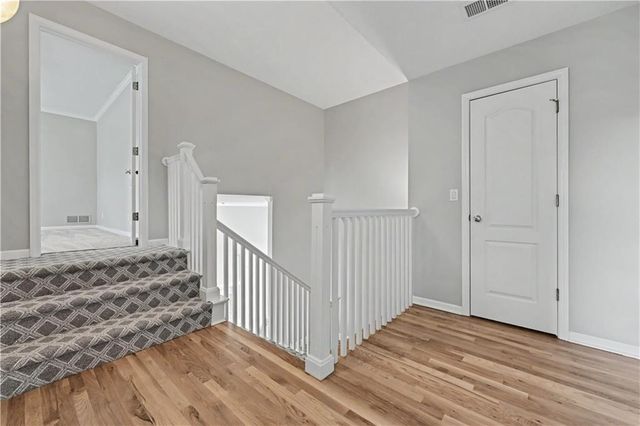 5802 W 140th Terrace, Overland Park, KS 66223
