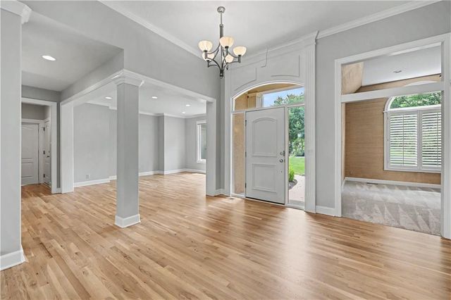 5802 W 140th Terrace, Overland Park, KS 66223