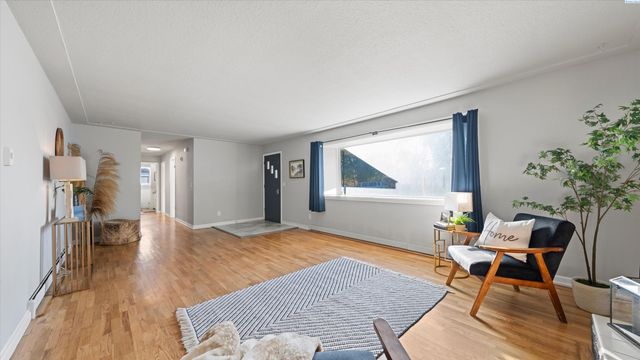 504 W 28th Ave, Kennewick, WA 99337