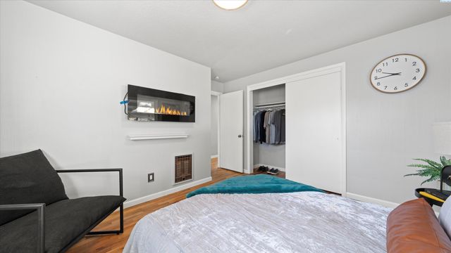 504 W 28th Ave, Kennewick, WA 99337