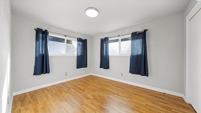 504 W 28th Ave, Kennewick, WA 99337