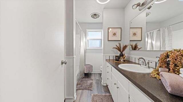 504 W 28th Ave, Kennewick, WA 99337