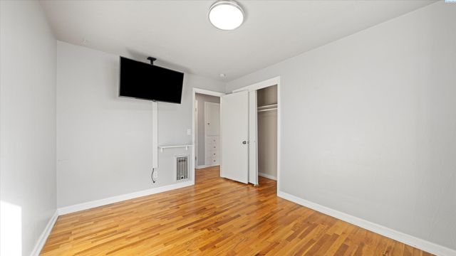 504 W 28th Ave, Kennewick, WA 99337