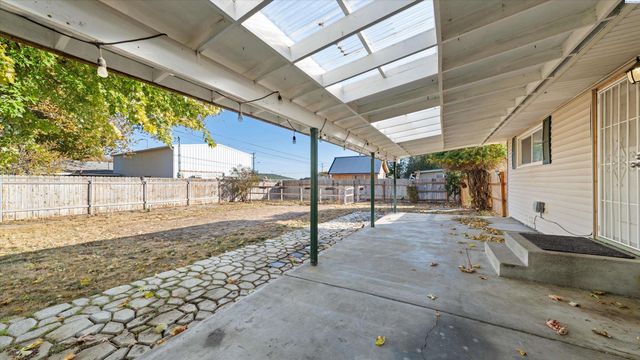 504 W 28th Ave, Kennewick, WA 99337