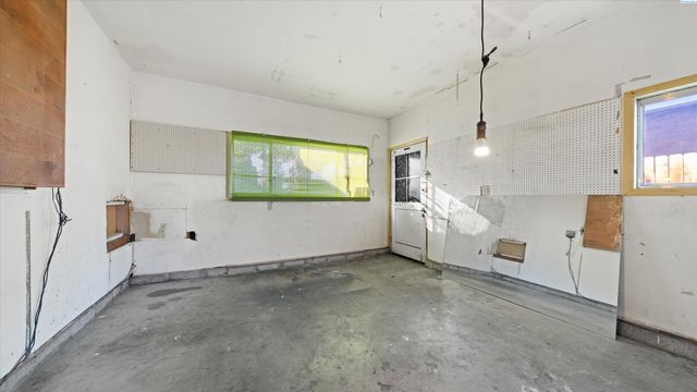 504 W 28th Ave, Kennewick, WA 99337