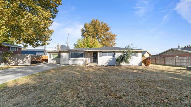 504 W 28th Ave, Kennewick, WA 99337