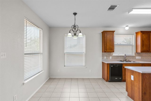 124 Amberwood CT, Kyle, TX 78640