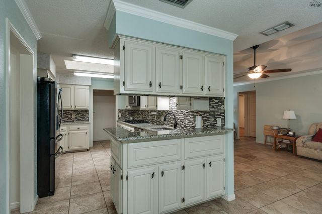 4808 ROYAL OAK STREET, Wichita Falls, TX 76308