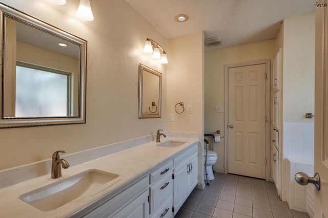 4808 ROYAL OAK STREET, Wichita Falls, TX 76308