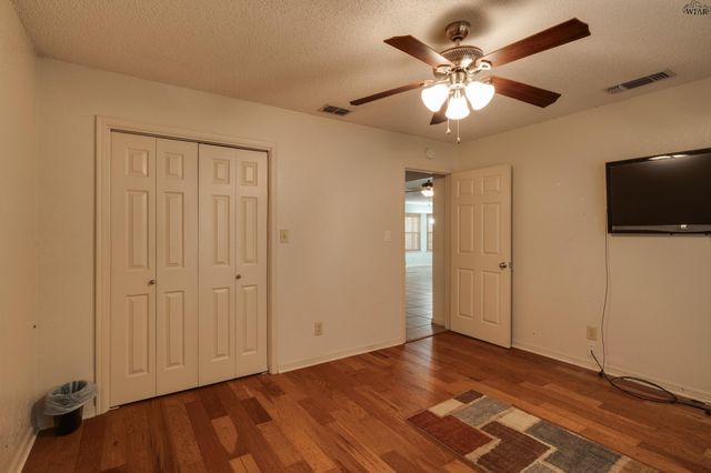 4808 ROYAL OAK STREET, Wichita Falls, TX 76308