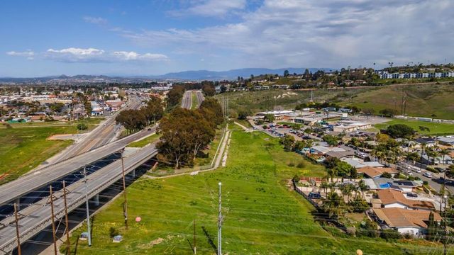 Hacienda Dr, Oceanside, CA 92058