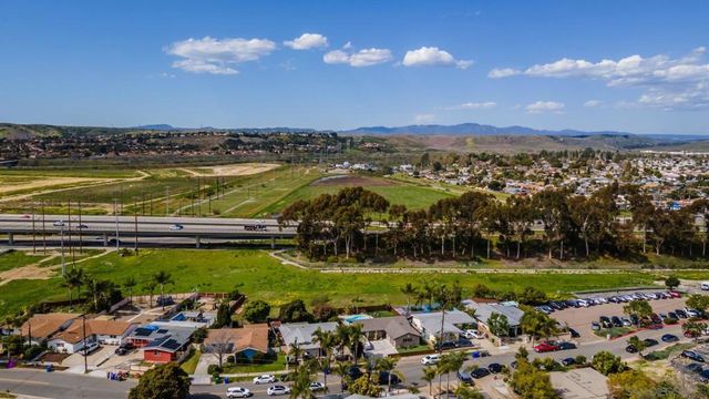 Hacienda Dr, Oceanside, CA 92058