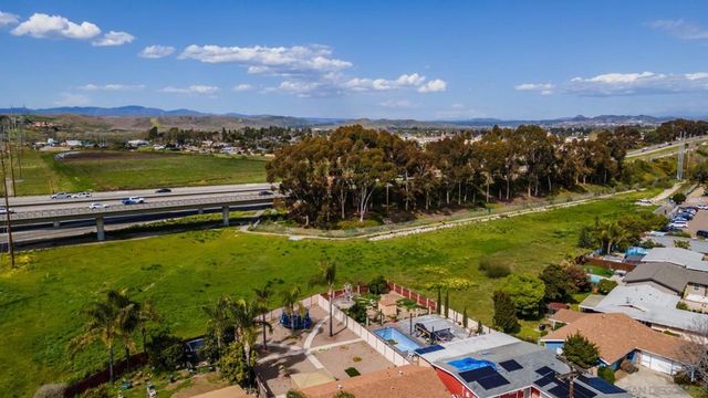 Hacienda Dr, Oceanside, CA 92058