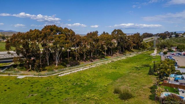Hacienda Dr, Oceanside, CA 92058