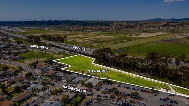 Hacienda Dr, Oceanside, CA 92058