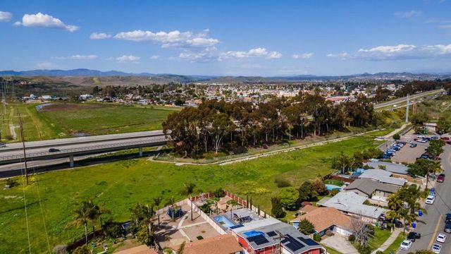Hacienda Dr, Oceanside, CA 92058