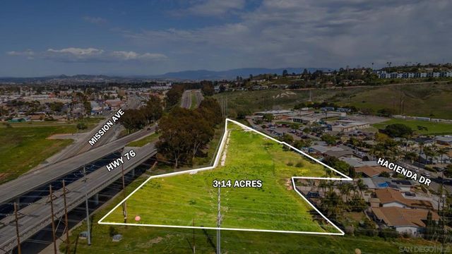 Hacienda Dr, Oceanside, CA 92058