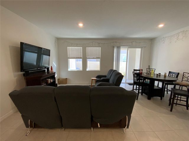 10823 FORT WHITE COURT, Tampa, FL 33647