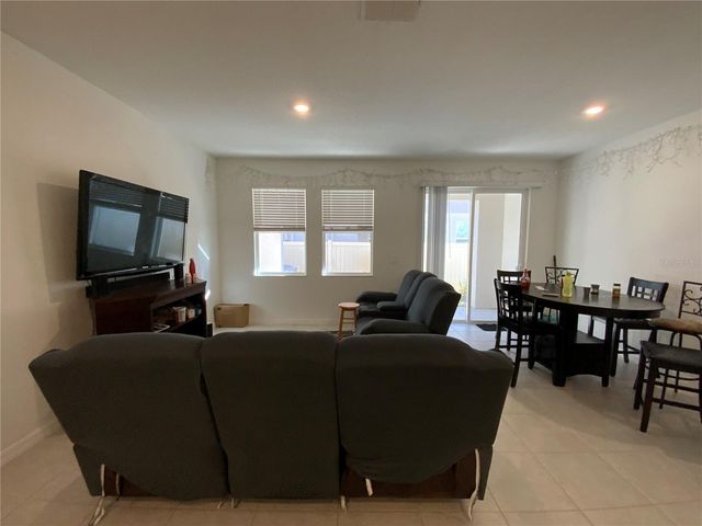 10823 FORT WHITE COURT, Tampa, FL 33647