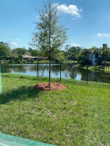8256 MEADOW WALK Lane, Jacksonville, FL 32256