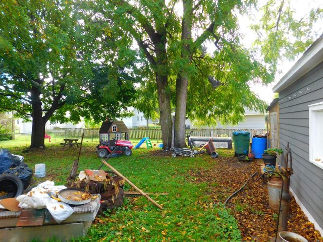 1698 Arlington Avenue E, Saint Paul, MN 55106