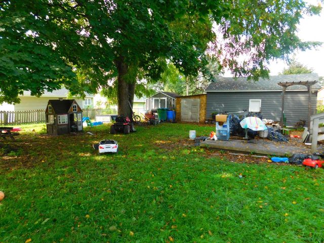 1698 Arlington Avenue E, Saint Paul, MN 55106