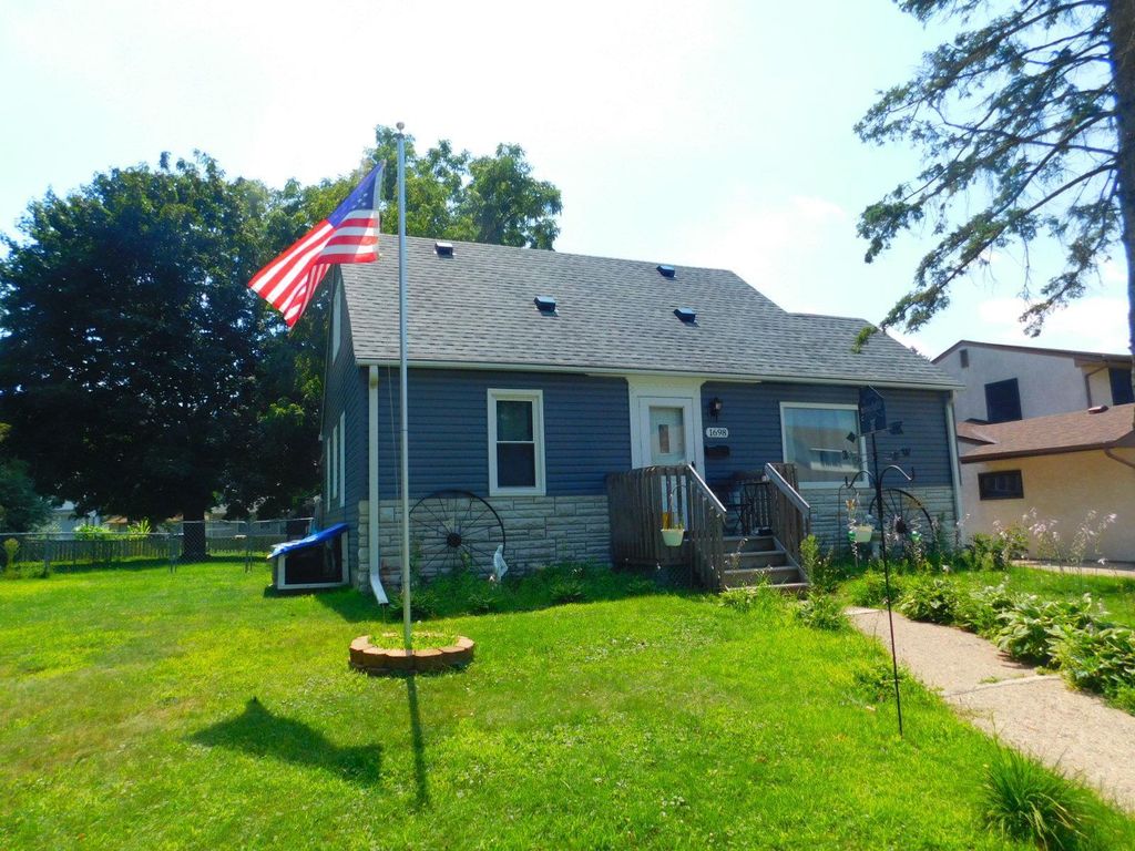1698 Arlington Avenue E, Saint Paul, MN 55106