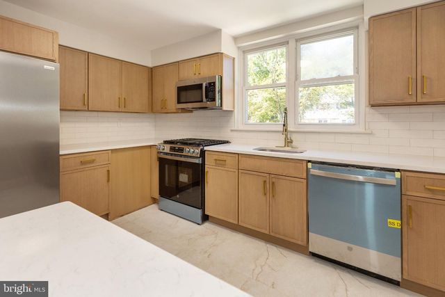 116 LAUREBA AVE, Stratford, NJ 08084