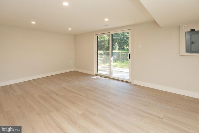 116 LAUREBA AVE, Stratford, NJ 08084