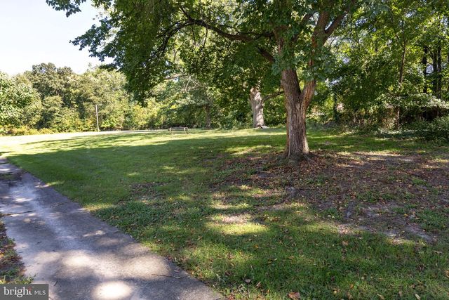 116 LAUREBA AVE, Stratford, NJ 08084