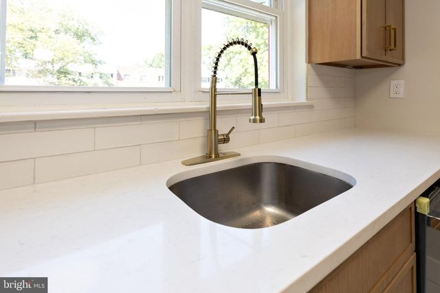 116 LAUREBA AVE, Stratford, NJ 08084